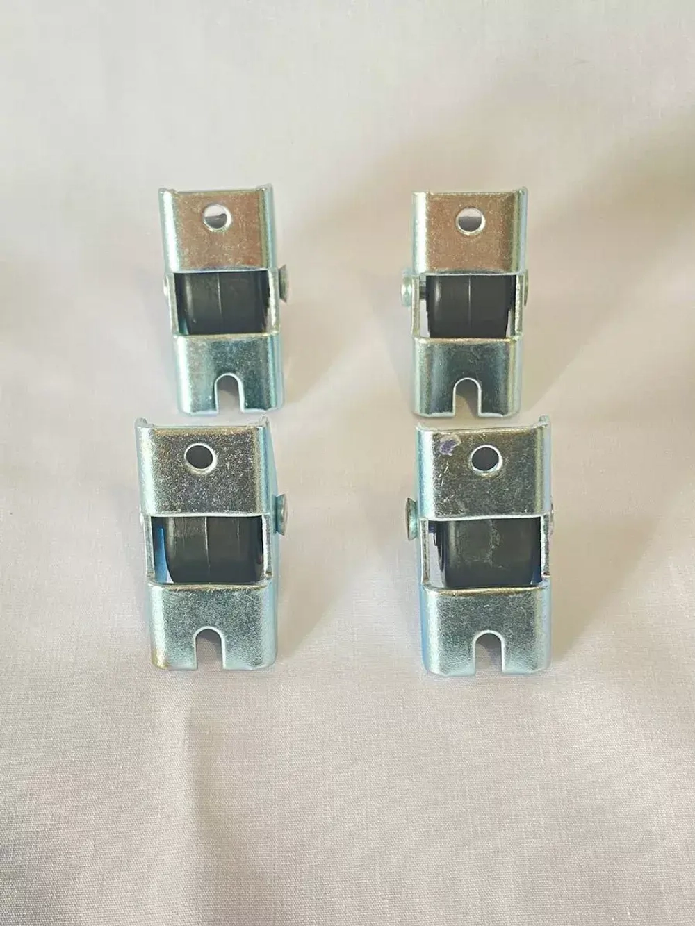 Мебельные колеса, выдвижные ролики диванов, шкафов, кроватей