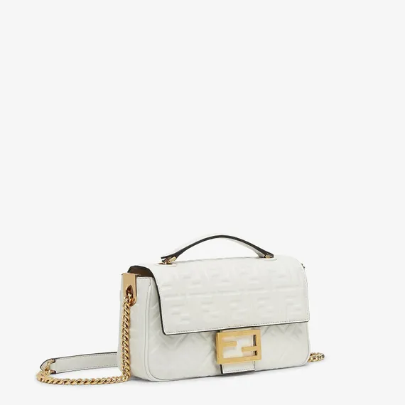 Сумка Fendi Baguette Midi белый