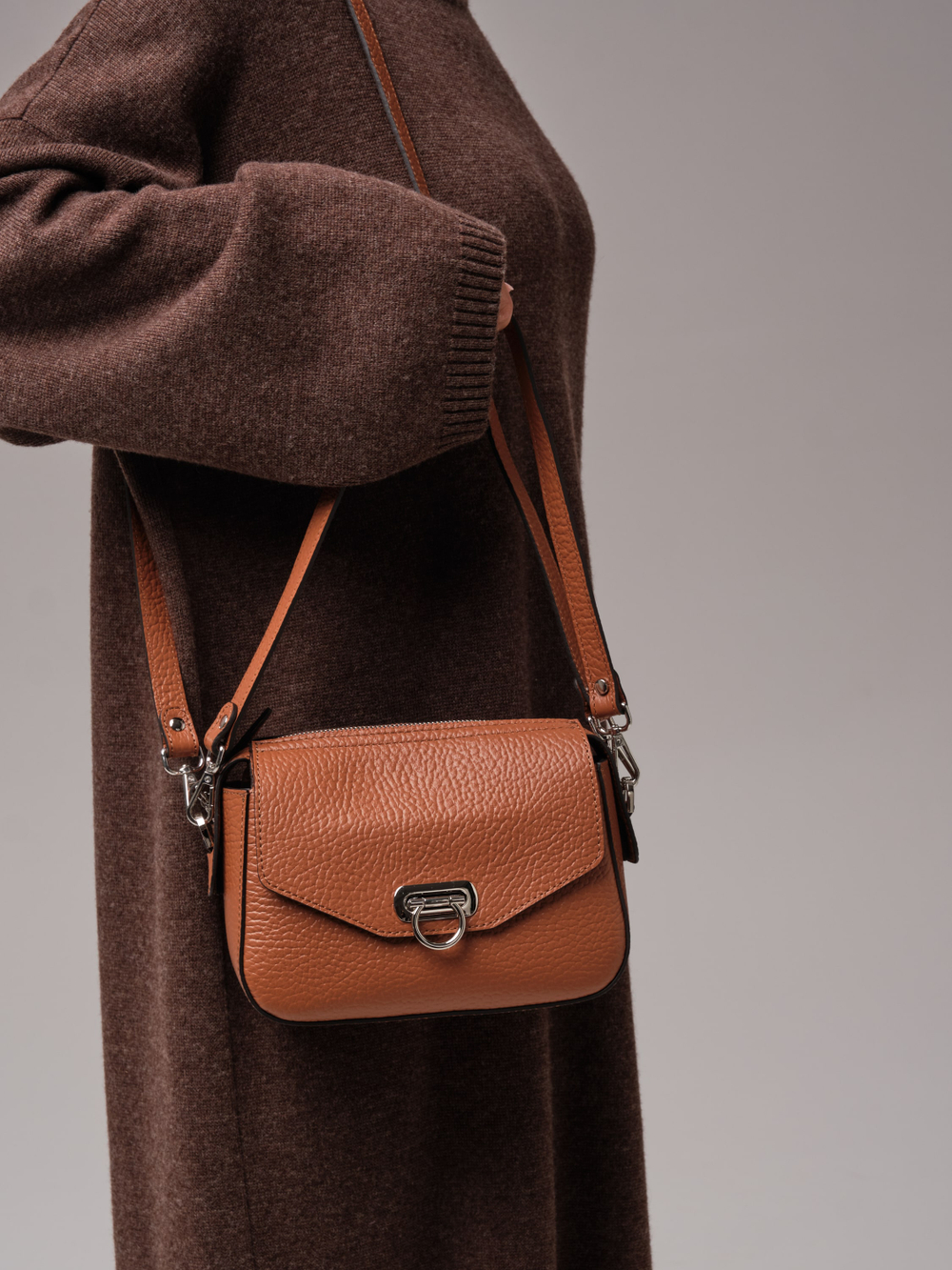 Женская сумка кросс-боди Azaro коричневый камень соло