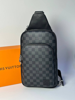 Сумка-слинг Louis Vuitton