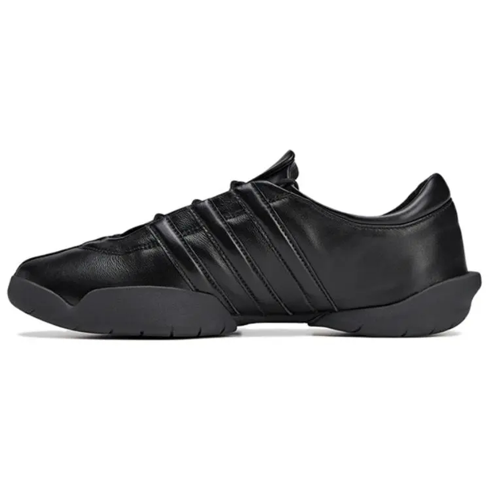 Y 3