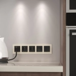 Рамка на 5 постов Favorit (молочный, стекло) W0051141