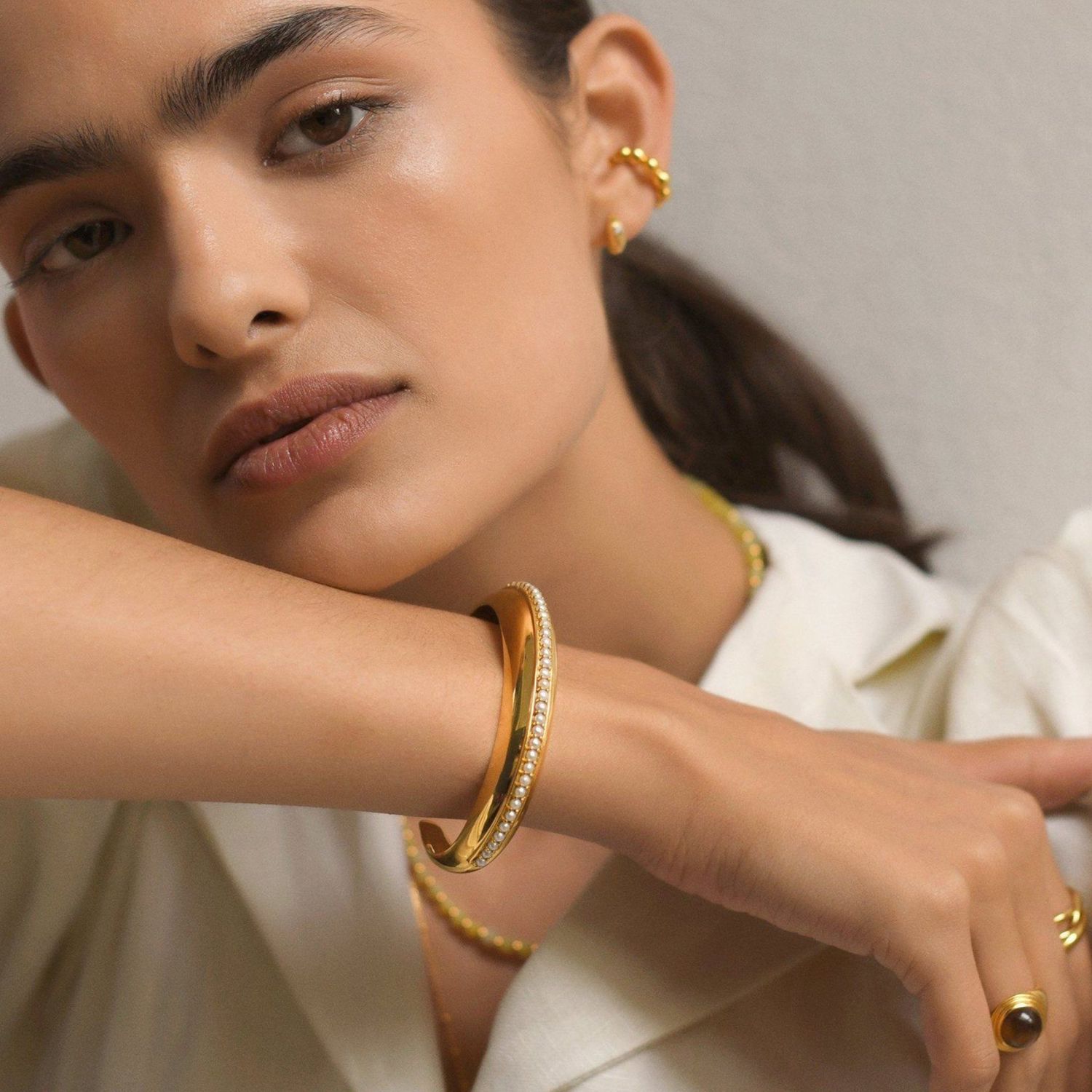 Браслет Dome Pearl Cuff Bracelet