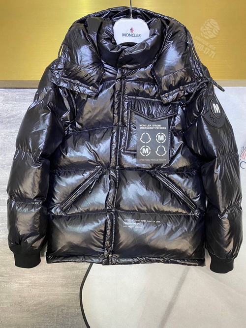 Пуховик Moncler