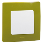 Выключатель 1-клавишный 10А 250В белый ETIKA Legrand