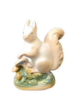 Фарфоровая статуэтка "Белка" Гжель