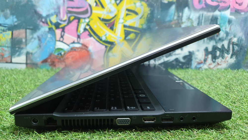 Ноутбук Samsung AMD A6/5 Gb/HD 7400M 1Gb/ NP305V5A-S0ARU/ Windows 7