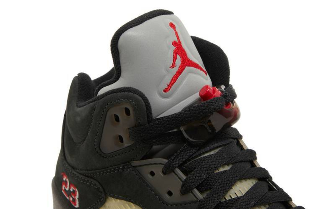 Кроссовки Jordan Air Jordan 5 Gore-Tex "Off-Noir" Supreme (Женская размерная сетка)