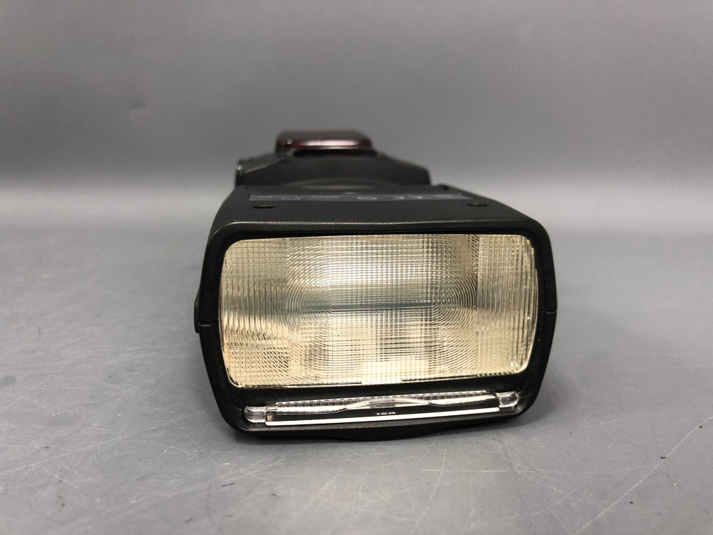YongNuo YN-500EX Speedlite