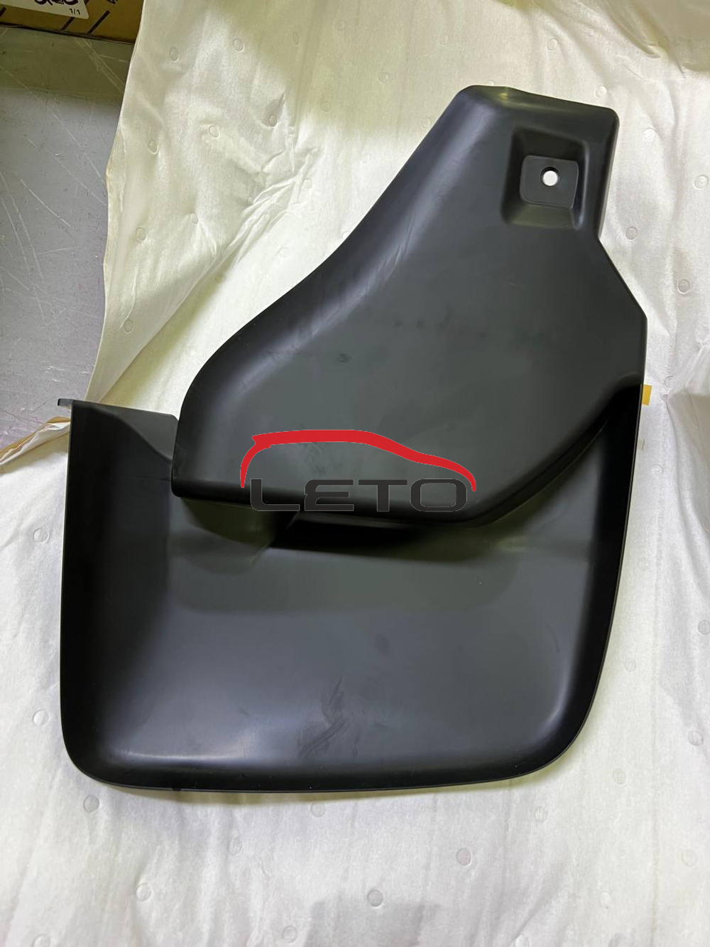 Брызговик задний левый PZ320-48015 PZ32048015