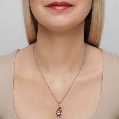 "Манор" подвеска в серебряном покрытии из коллекции "Идиллия Jenavi" от Jenavi c замком карабин