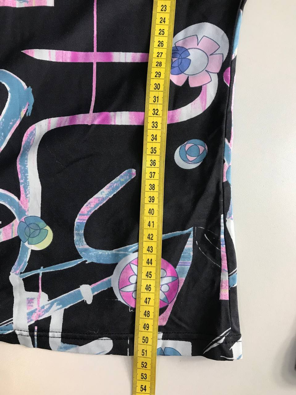 Блузка Christian Lacroix запоминающейся расцветки, визуально на 42 размер