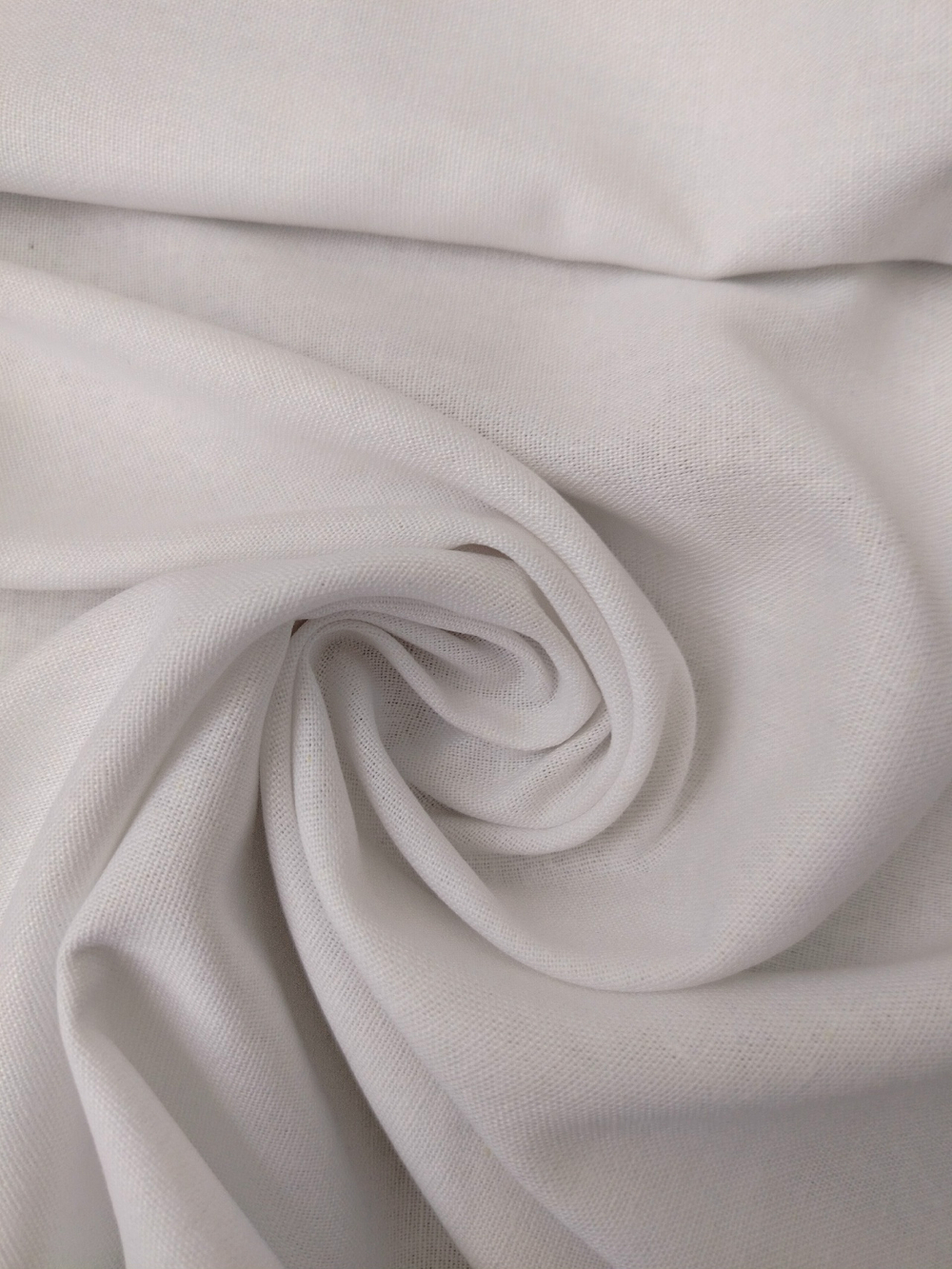 Лен с вискозой белый