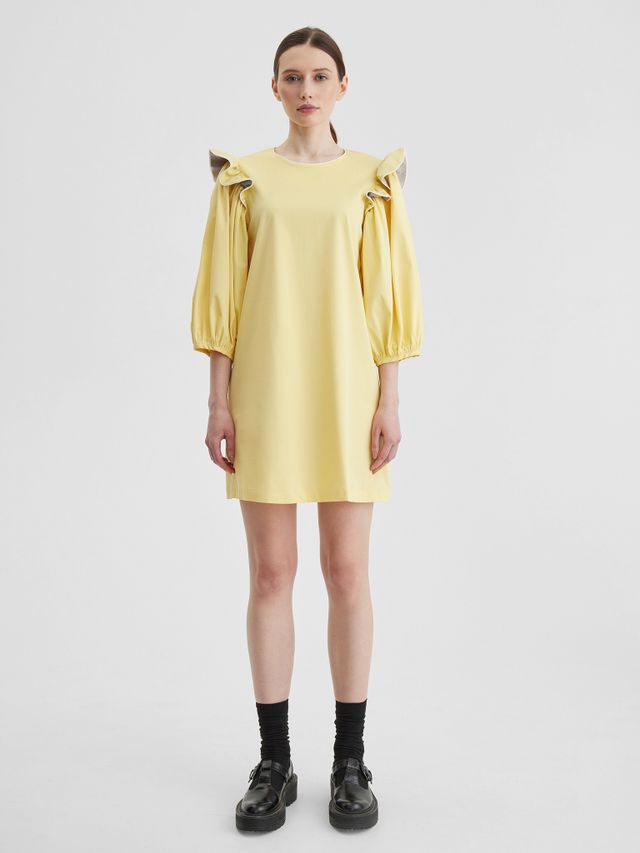 Платье с воланами светло-желтого цвета