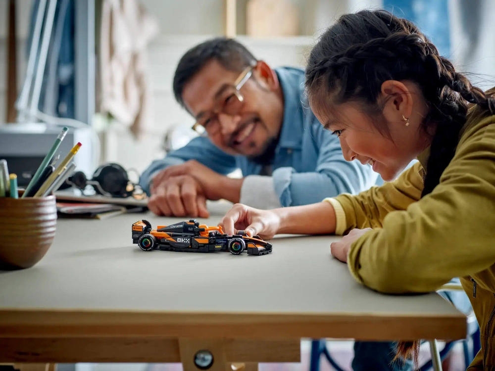 Конструктор LEGO Speed Champions 77251 Гоночный автомобиль McLaren F1 Team MCL 38