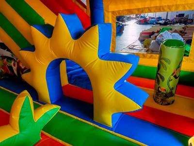 Коммерческий надувной батут "Законы джунглей", 6x4x3.8 м