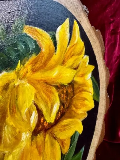 Подсолнух - картина маслом на срезе дуба с корой | Художница Ольга Ефимова