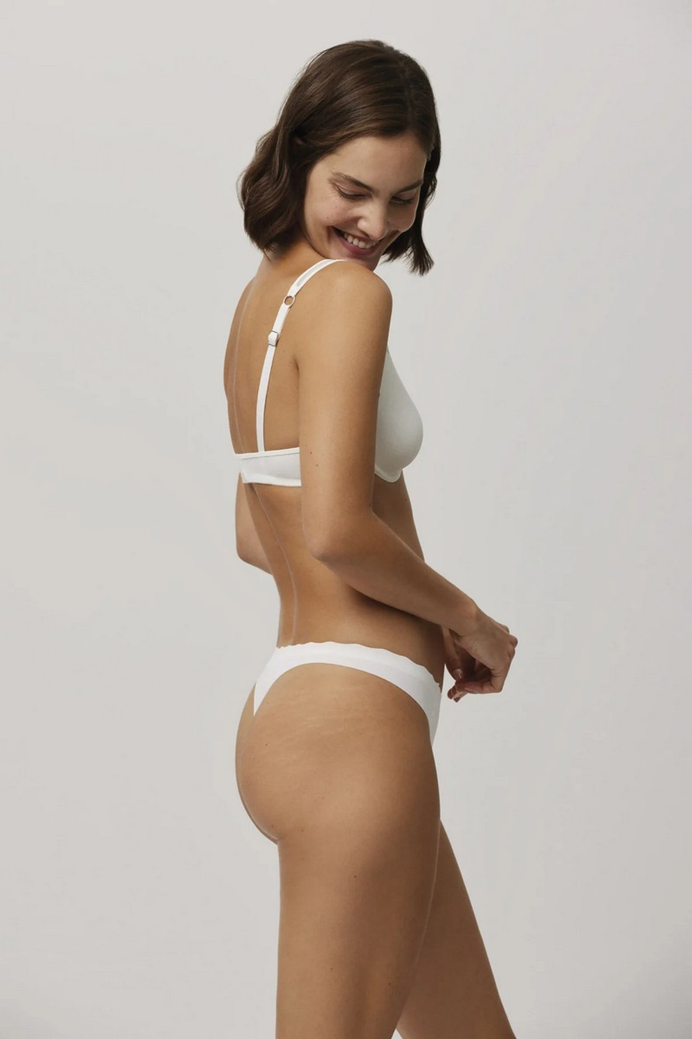 19338 Laser thong Трусы стринги