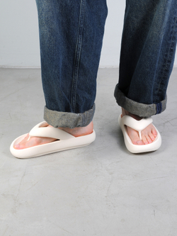 Шлепанцы женские белые