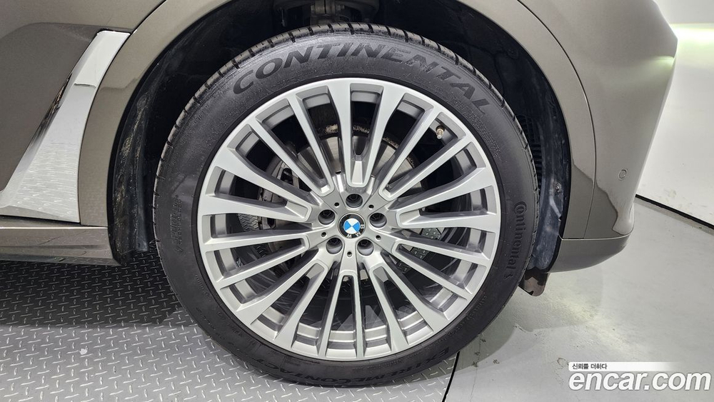 BMW X7 (G07) xDrive 40i Design Pure Excellence 6-и местный (07.2021)