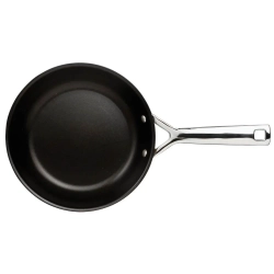 Le Creuset 3-слойная сковорода диаметром 20 см с антипригарным покрытием.