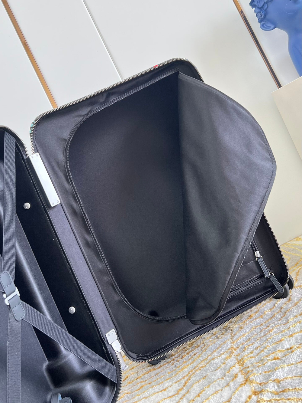 Louis Vuitton Horizon 55