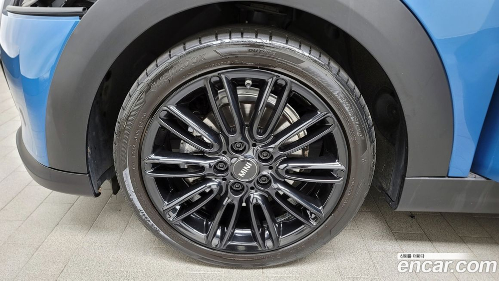 Mini Cooper 5 дверей Classic Plus (02.2022)