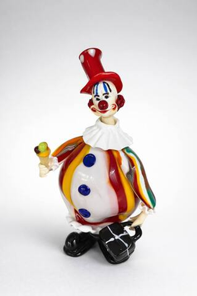 Клоун Тондо с мороженым