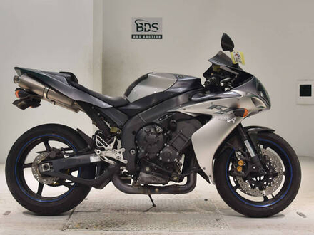 Yamaha YZF-R1 , 2004