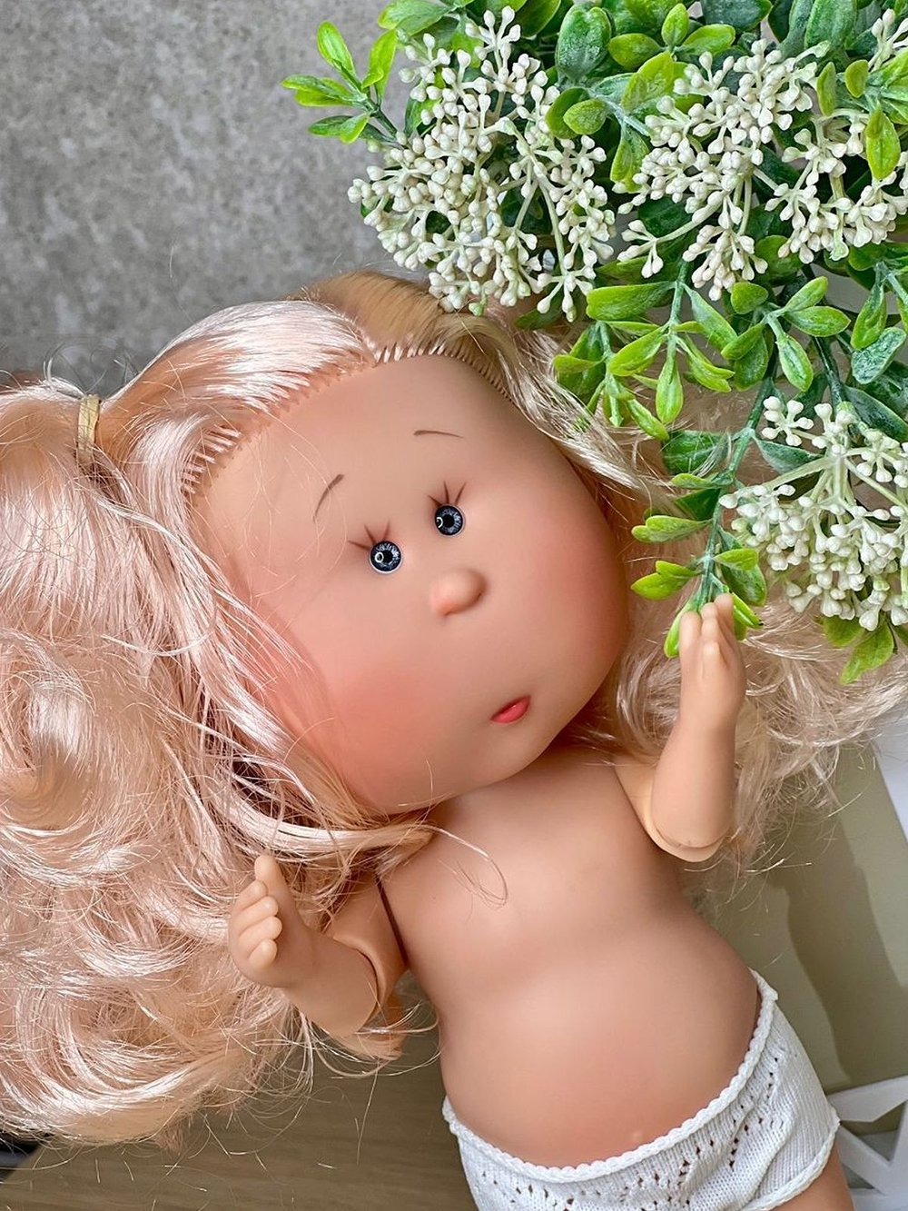 Кукла Nines виниловая 30см MIA CASE шарнирная без одежды (1208W)