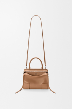 Loewe Маленькая сумка Amazona 180 из мягкой телячьей кожи, мокко