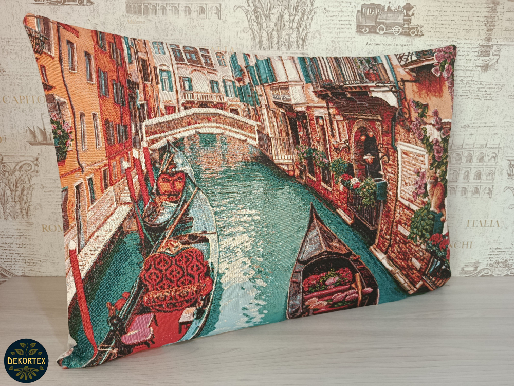 Декоративная гобеленовая наволочка для интерьерной подушки Каналы Венеции 68х47