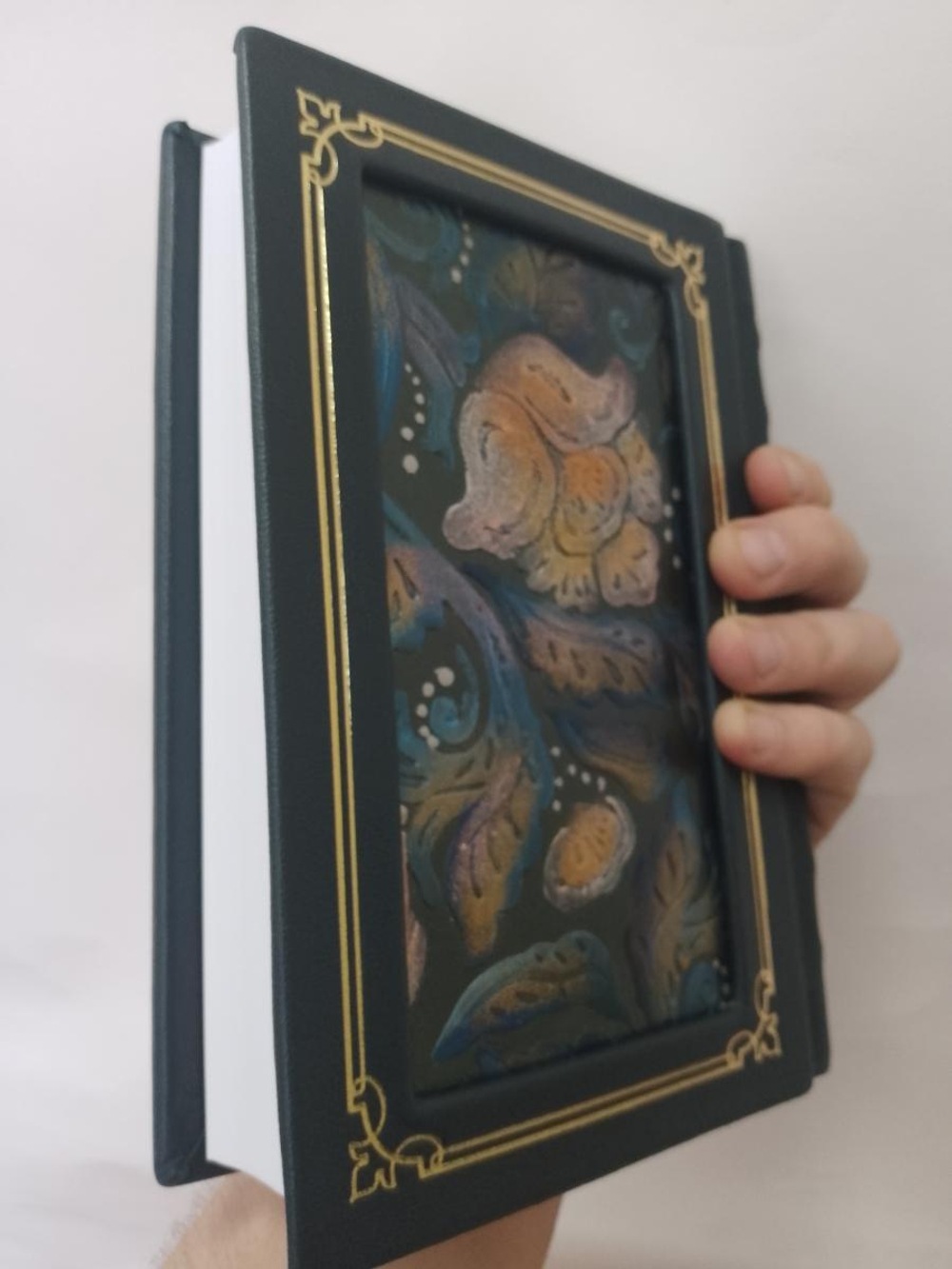 "Коран средний" Книга подарочная в кожаном переплете с росписью и бронзовой накладкой