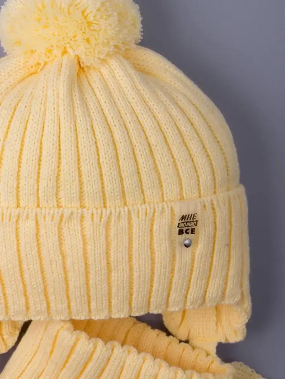 Шапка для девочки осенняя и снуд вязаные