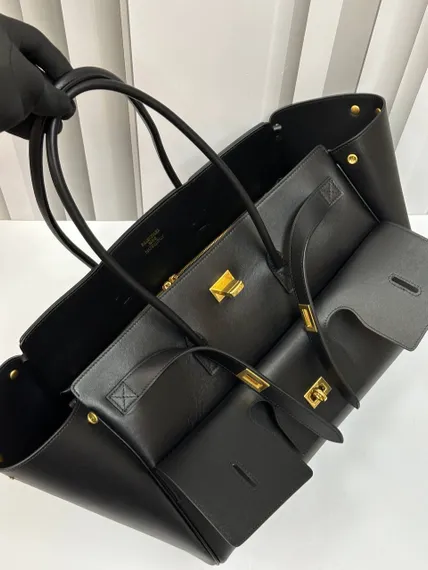 Сумка BALENCIAGA Bel Air Carry All Bag черный/золото