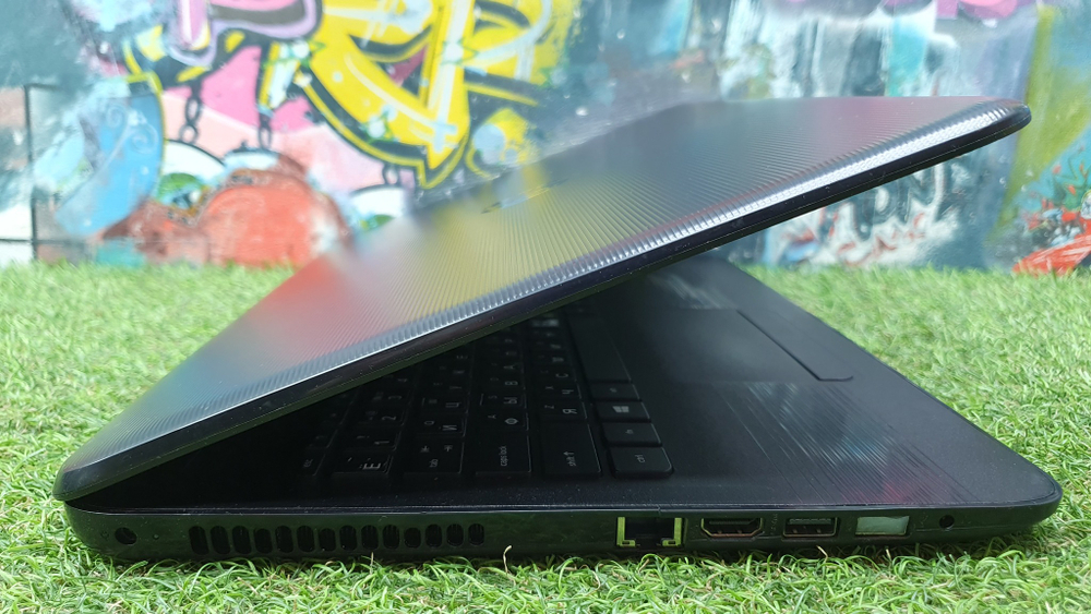 Ноутбук HP i3-6/8 Gb/15-ay009dx (X7T50UA)/Windows 10