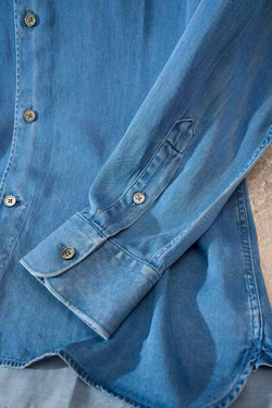 Джинсовая рубашка