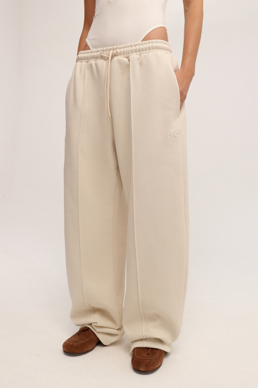 Брюки объемные со стрелками