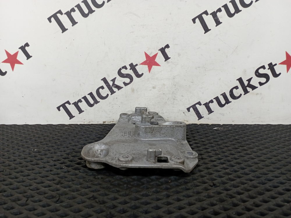 Кронштейн проводки 2020г.