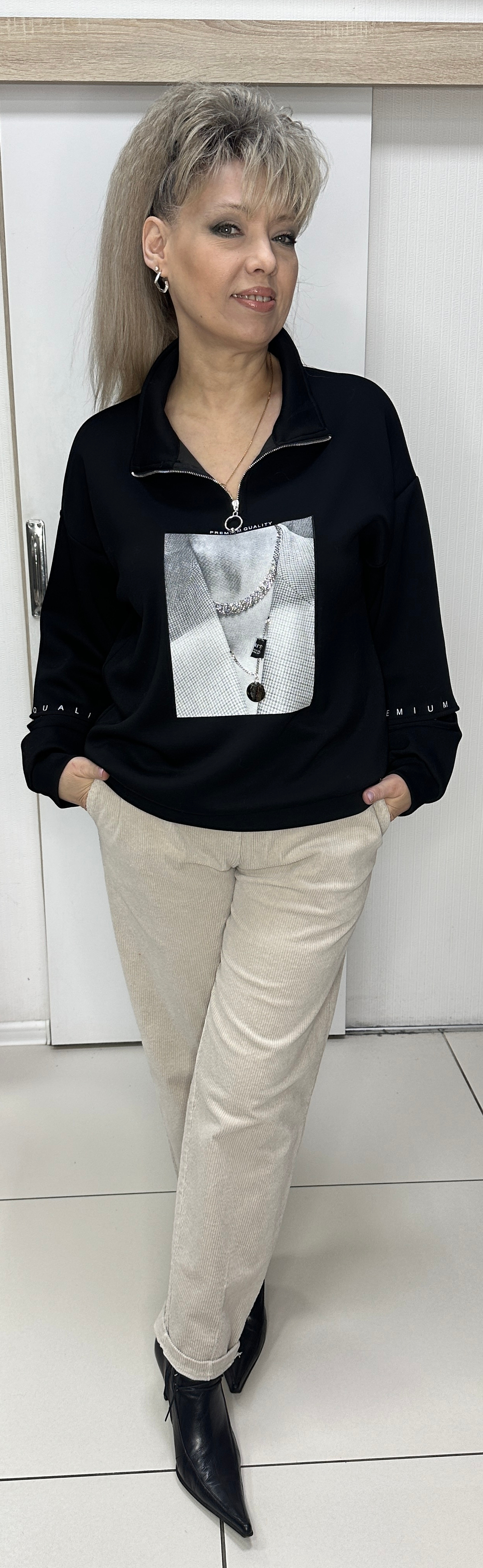 Черный свитшот из неопрена с принтом и "экраном"