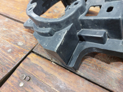 Кронштейн ПТФ правый Mazda CX-5 2 (KF) 17-нв Б/У Оригинал KB8B51684