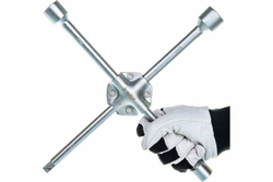 Автомобильный ключ-крест ЗУБР 27547