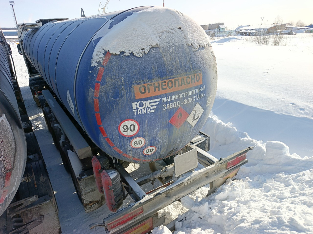 FoxTank 8777 Полуприцеп цистерна 877721 (светлые нефтепродукты)