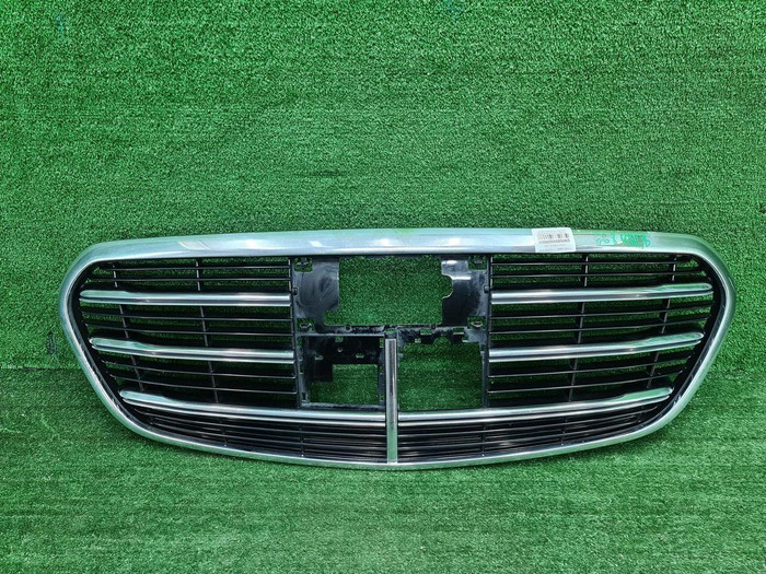 Решетка радиатора Mercedes S W223 (2020-н.в.)
