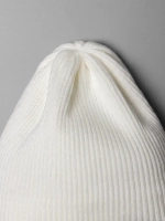 Белая шапка детская бини на осень