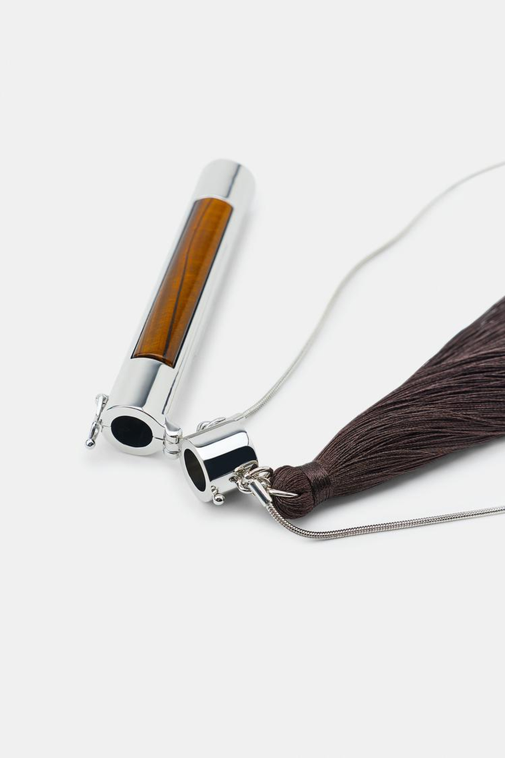 ZARA МЕТАЛЛИЧЕСКОЕ КОЛЬЕ С ТРУБКОЙ И БАХРОМОЙ, СЕРЕБРИСТЫЙ