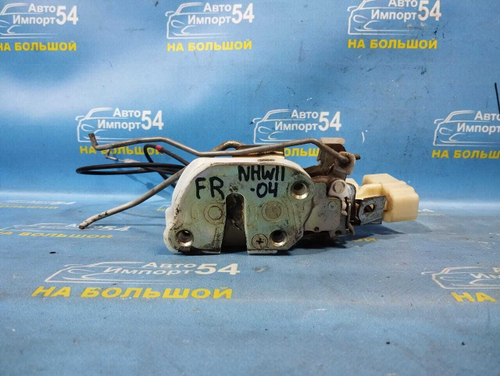 Замок двери передней правой TOYOTA PRIUS 2002