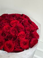 Гранд-букет из красных одноголовых роз 51шт