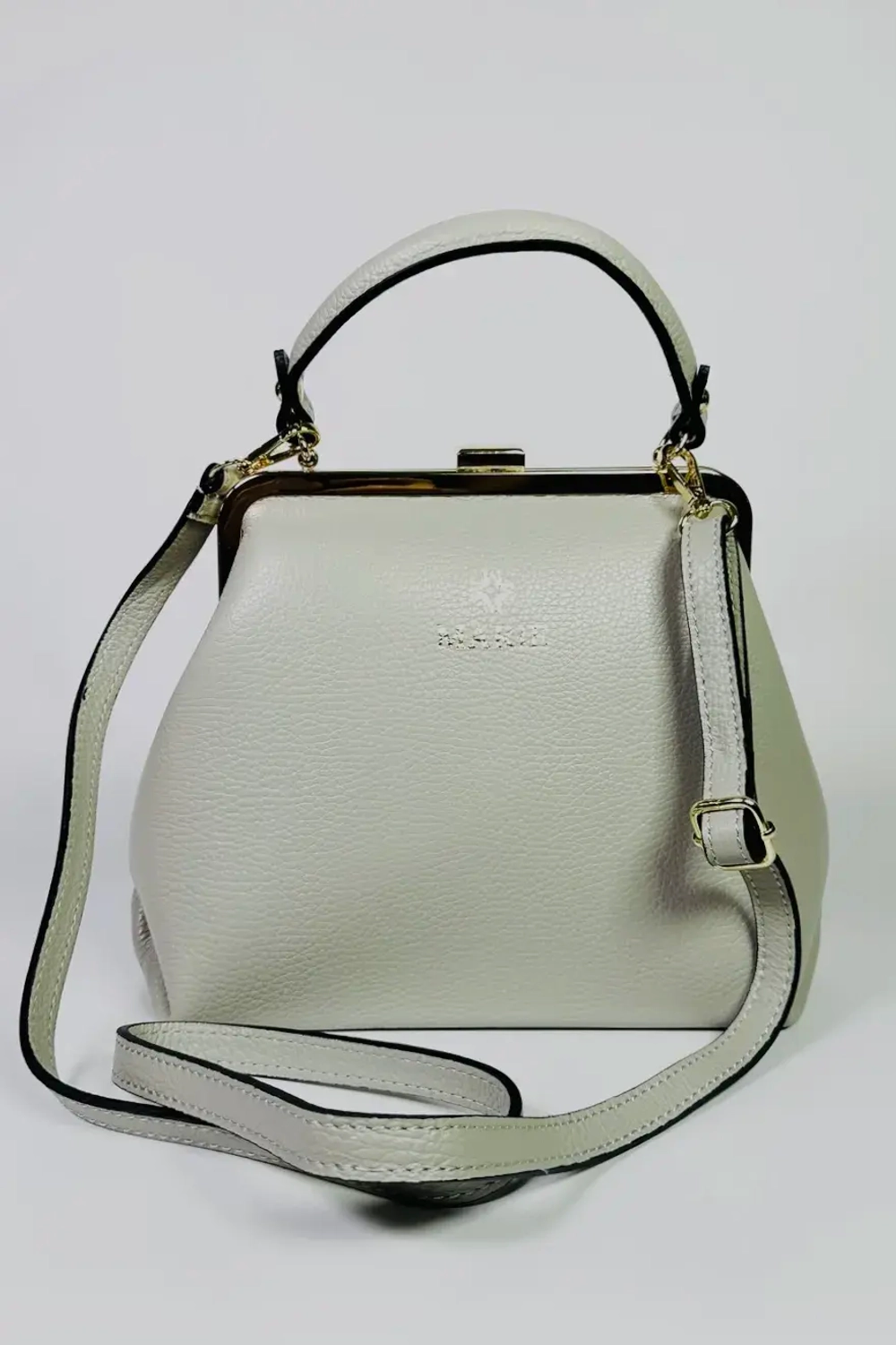 Женская кросс-боди сумка с фермуаром натуральная кожа светло-серая