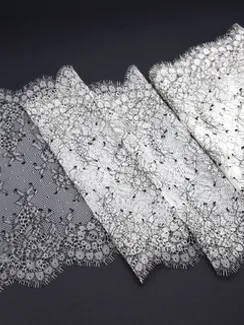 01-11 Кружево шантильи 23 см, айвори/черный